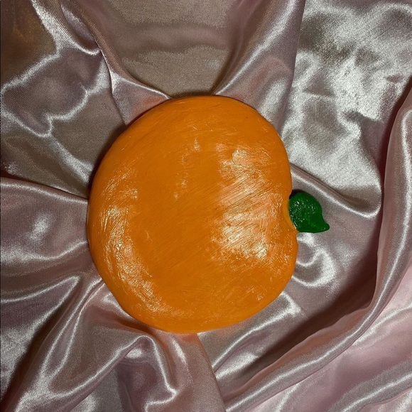 peach jewelry holder - Picture 2 of 2